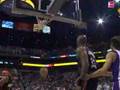 Steve Nash with the amazing no-look pass to Grant Hill!