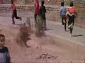أطفال الجنة فيلم رائع جدا ، مليء  بالتعابير و الرموز الجميلة ...و هو اول فيلم ايراني يترشح للأوسكار عام 1998 .اطفال الجنة