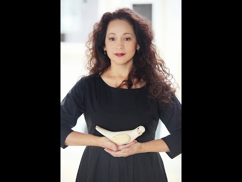 BATALLA(THE - Singer Perla Batalla performs