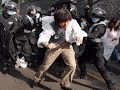 喊着