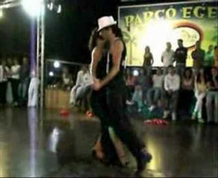 El Cubanyto Salsa Dance al Parco ...