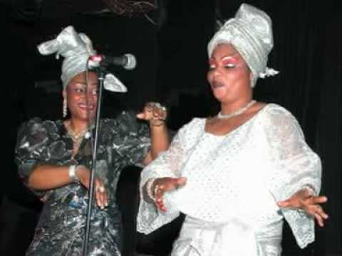 Congolese Rumba Papa Noel Acoustic Live - Tangawusi Congolese Rumba Papa Noel Acoustic Live - Tangawusi