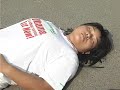 Greenpeace delivers climate change message to the US Embassy in Delhi