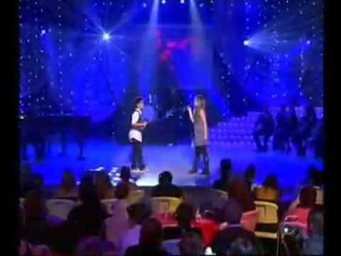 Raphael y su seguidor Abraham, hacen música de historia 0 Raphael y su seguidor Abraham, hacen música de historia
