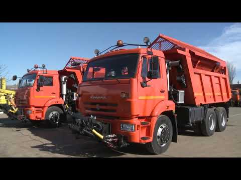 Президент Игорь Додон передал два специальных автомобиля КАМАЗ кишиневскому муниципальному предприятию Exdrupo