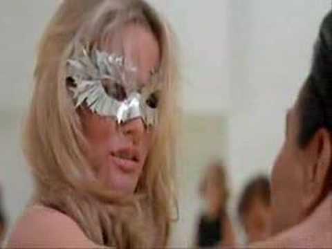 ursula andress