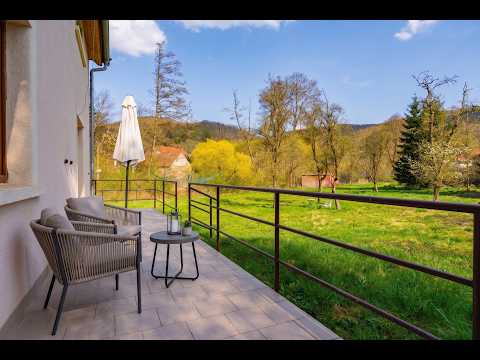 Video Výjimečné bydlení se slunnou zahradou a velkým potenciálem - Beroun-Hostim 