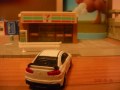 トミカのコマ撮り動画第２弾　小柄な軽自動車vs暴走族