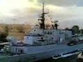 nave passa dal canale navigabile