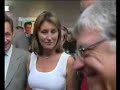 cette vid�o,diffus�e puis certainement censur�e, est de retour. faites en des copies et diffusez les massivement,car elle ne restera peut etre pas longtemps en ligne... 

voici le transcript int�gral de la s�quence : 

- jean reno : j'ai d�pose un permis de construire � bonifacio. 

- c�cilia sarkozy : c'est vrai ? 

- jean reno : ouais. 

- (voix anonyme - probablement c�cilia sarkozy) : ca va devenir un h�tel particulier, tu vas voir. y aura toi et nous... 

- jean reno : voil� ! 

- nicolas sarkozy : le pr�fet ? alors ? tu connais jean ? 

- pierre-ren� lemas : oui, bien s�r... on s'est occup� ensemble du permis de construire... 

(le com�dien pose le bras sur l'�paule du haut fonctionnaire) 

- camille de rocca serra : alors, alors, alors... quand m�me ! 

- pierre ren� lemas : non, non, mais tout va bien... 

- camille de rocca serra : jusqu'� ce que tu te f�ches ! 

- pierre-ren� lemas : mais non ! puis, s'adressant � nicolas sarkozy : je t'en parlerai plus tard. 

- camille de rocca serra : tu sais, il est chez nous maintenant... plus corse que lui, tu ne peux pas savoir... 

- pierre ren� lemas : camille est f�ch� avec moi... 

- nicolas sarkozy, s'adressant � camille de rocca serra : c'est ce que me dit christian... puis, s'adressant au pr�fet : alors, tu vas le voir... 

alors, tu vas le voir... : un simple suggestion, sans doute, qui semble pourtant g�ner le pr�fet de corse et camille de rocca-serra. ce dernier tente - sans succ�s - de faire d�vier la conversation sur la � corsitude � de jean reno...