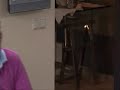 huub krijgt koffie van Amanda huub krijgt koffie van Amanda