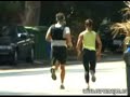 pese a haber sido pap� hace unos d�as, matthew sigue con sus rutinas habituales; y entre ellas por supuesto, salir a correr para manterner su forma.
