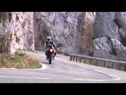 Prueba MV Agusta Rivale 800