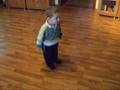 videos de baaardzo młody tancerz i eric prydz pjanoo :)