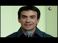 http://direcaoespiritual.blogspot.com/
muitas vezes ficamos apenas na apar�ncia das pessoas, e criamos preconceitos baseados apenas no que vemos, e n�o no que realmente as pessoas s�o. jesus s� p�de realizar tantos milagres porque ele soube ir al�m das apar�ncias, ao olhar para o pescador pedro ele conseguia enchergar a pedra para edificar sua igreja; ao olhar para a pecadora pega em p�blico, ele enchergava a grande mulher que ela poderia se tornar ao conhecer o amor. um tecido pode ser muito bonito por fora, mas � preciso olhar o avesso para ver se possui fibras que o sustentam, pois � o que lhe d� valor; da mesma forma as pessoas precisam ser conhecidas pelo avesso para que possamos enchergar o seu real valor.