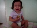 Isadora fazendo manha