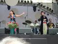 Rita Ribeiro e Jussara Silveira cantam OraÃ§Ã£o ao Tempo durante apresentaÃ§Ã£o do show Tecnomacumba, na PraÃ§a da SÃ©, em SÃ£o Paulo, na comemoraÃ§Ã£o do Dia da ConsciÃªncia Negra (20.11.2008)