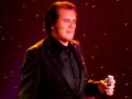 Engelbert Humperdinck sings \"Are Ya Listening\"