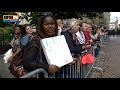 toute l'actualit� sur http://www.bfmtv.com/ les obs�ques de thierry roland ont �t� c�l�br�es ce jeudi en l'�glise sainte clothilde, dans le 7�me arrondissement.