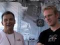 Red Bull Air Race Mechaniker Vito Bei Mike Mangold Im Hangar (German)