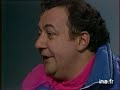 coluche et renaud interview�s sur un plateau de t�l� en compagnie de desproges