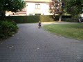 Jakoba leert fietsen