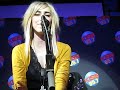 The Veronicas - Untouched (Acoustic) Live - 12/9/08 - CT