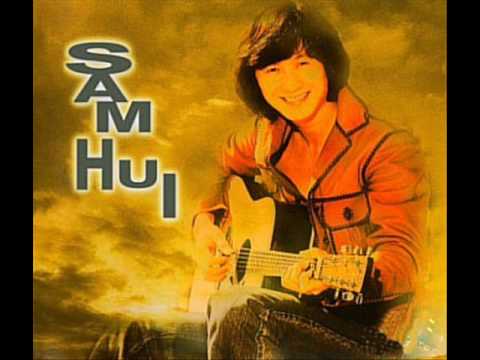 Hui - Have you seen the old man In the closed down market Kicking up the papers, with his worn out shoes? In his eyes you see no pride AND held loosely AT his side...