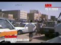 في موكب جنائزي مهيب ووري صباح اليوم جثمان الشهيد صالح أبوبكر السيد اليافعي الذي سقط يوم الثالث عشر من يناير الماضي برصاص قوات الاحتلال اليمني بعد أن فتحت تلك القوات النار وأطلقت الرصاص الحي على المعتصمين في مهرجان التصالح والتسامح الذي شهدته العاصمة الجنوبية عدن ورفع فيه المعتصمون شعارات تشير إلى طوي صفحة الماضي والبدء بصفحة جنوبية جديدة متصالحة ومتسامحة ... ومتوحدة ... جنازة التشييع ابتدأ موكب انطلاقها من أمام ثلاجة الموتى في مستشفى الجمهورية ( مستشفى الملكة إليزابيث ) في الخور بعد أن رقد فيها الشهيد قرابة ثلاثة أشهر لم تقدم فيها صنعاء متهماً واحداً ممن رفع أولياء دم الشهيد القضية عليهم لمحاكمتهم قصاصاً وفق الشريعة والقانون بما في ذلك قانون الغاب الذي تحكم به عصابة صنعاء وتزعم أنها تلتزم به وبالديمقراطية التي تتلحف بها زوراً وبهتاناً ...وبالرغم من تقطيع عدن إلى مربعات أمنية ونشر الدوشكات والعربات المصفحة وانتشار الجنود على بعض المرتفعات وإغلاق مداخل العاصمة ومعابرها من الجهات الثلاث إلا أن الجموع الغفيرة التي تواجدت منذ الإعلان عن قرار دفن الشهيد من مختلف مناطق الجنوب بغض النظر عن تلك التي تم حجزها في المعابر كانت كافية اليوم لتقطع ألسنة الخانعين من الأذناب وأذناب أذنابهم الذين اعتقدوا أن مثل هذه المظاهر العسكرية ستثني الجنوبيين عن تشييع شهيدهم الذي قدم نفسه قرباناً لتصالحهم فكانوا أوفياء له ولدمه الذي هتفوا بالثأر له من القتلة والمجرمين .. هذه الهتافات من المشيعين لم تكن الوحيدة هي المسيطرة على مشهد تشييع جنازة الشهيد فحتى بعض أبناء عدن من موظفي المرور الذين انتشروا بأوامر عليا في تقاطعات المديريات كانوا يؤيدون تلك الهتافات برفع علامة النصر أو تقديم التحية العسكرية أمام الموكب .. ولا عجب إذا دقق أحدنا في وجه أحدهم فرآه يهمس بتلك الهتافات سراً أو علانية .. فحتى النساء ربات المنازل رفعن إشارات النصر من على أسطح المنازل وفي بعض النوافذ .. ناهيك عن غيرهن من الموظفات أو سيدات المجتمع اللواتي عبرن بسياراتهن أو بمركبات النقل العام والخاص من أمام الجنازة ورفعن هن أيضاً علامات النصر بأصابعهن فالشهيد هو شهيد تصالح آبائهن وأبنائهن وإخوانهن ..بعد الصلاة علي الجنازة انتقل الموكب المهيب من أمام منزل الشهيد إلى مقبرة أبو حربة في منطقة الحسوة في الطريق المؤدية إلى مدينة البريقة ( عدن الصغرى ) ولم تتوقف هتافات المشيعين ... عهداً للشهداء وثأراً من القتلة .. لا إله إلا الله *** الكحلاني عدو الله لا إله إلا الله *** علي صالح عدو الله عهداً عهداً للشهداء *** والموت والعار للجبناء وبقية الهتافات المطالبة بالاستقلال والحرية (( بالروح بالدم نفديك ياجنوب )) (( ثورة ثورة ياجنوب )) وهي تلك الهتافات التي احترمت مراسيم تشييع الجنازة من ثلاجة الموتى في المستشفى وحتى إتمام الصلاة على الميت ثم أكد المشيعون من خلالها بعد الصلاة أن قضية الشهيد هي قضية الجنوب .. فالشهادة التي نالها كانت لأجل الجنوب وتصالح أبناءه .. لهذا كان لابد من التأكيد عليها وتأكيد الالتزام بأسبابها والتعهد بمواصلة السير على درب الشهادة .. والحرية ... التي سار عليها الشهيد ونال شهادته لأجلها .. تم دفن جثمان الشهيد في الساعة الحادية عشرة صباحاً وشيئاً يسيراً من الساعة التالية ... وأكد المشيعون أن دفن الشهيد لا يعني دفن القضية التي استشهد لأجلها كما أكدوا استمرار نضالهم السلمي حتى نيل كامل الحقوق الجنوبية المسلوبة بمافيها الثأر لقتلة الشهداء الجنوبيين وتحرير المعتقلين من زنزاناتهم ... شاءت صنعاء أم أبت ... فلا جنوب بدون كرامة ... ولتعلم صنعاء ذلك ... وإن قدم الجنوب قافلة من الشهداء ...