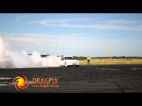 Holden V8 VS Ute Burnout