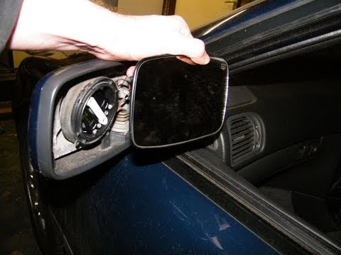 Side Mirror Glass Removal / Replacement on a Volvo S40 V40
