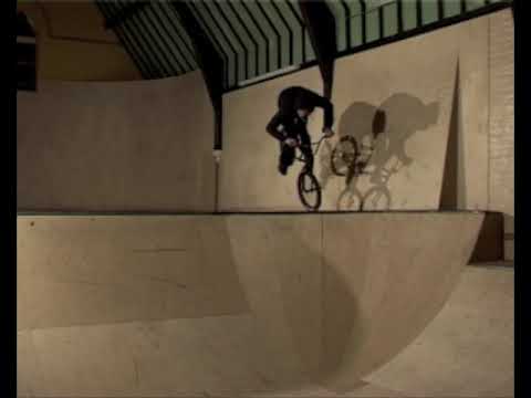 BMX BIKES TRICKS STUNTS CRASHES