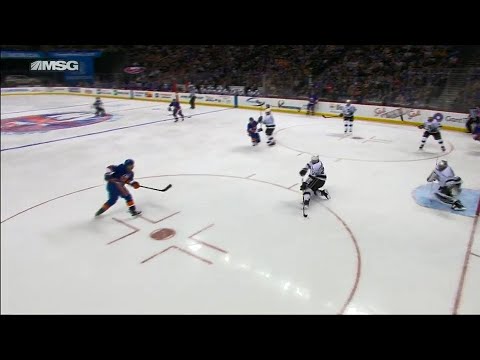 Video: Islanders' Tavares pump fake power play goal ties Kings