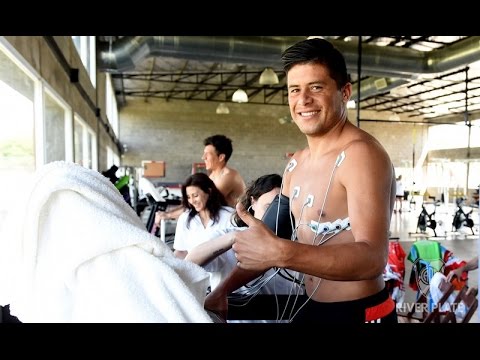 Estudios médicos y entrenamiento en River Camp