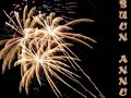 colgo l'occasione di augurare a tutti gli utenti di youtube(3/4 della popolazione mondiale?? faccio le cose in grande!!!) un felice anno 2009, nella speranza che sia migliore di quello trascorso. 
e lo faccio mostrandovi allo scoccare della mezzanotte cosa � successo nell'hinterland napoletano favorito da una postazione previlegiata su tutti i paesi limitrofi.
lo spettacolo dal vivo � veramente straordinario, mi dispiace che la qualit� del video invece sia scadente e non faccia lo stesso effetto!!
comunque un p� rende l'idea!!! 
ancora auguri!!!!! 
per chi mi conosce bene e chi non mi conosce affatto...
per chi mi vuol bene e chi non riesce a farlo...
per chi ha il mio bene, e chi non avendolo lo avr�...
per chi stimo e chi mi stima...
per te che leggi, in questo giorno di un anno antico, ormai vissuto e spento
va l'augurio pi� sentito di un anno nuovo e acceso di nuove emozioni...
e jastcam il saggio aggiunge...
...facit chell ca vulit, 
divertitevi, 
sparate botti, 
bevete, 
giocate, 
fumate,
...ma non fate cazzate!!!
accuminciamm buon l'ann!!!
