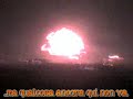 colgo l'occasione di augurare a tutti gli utenti di youtube(3/4 della popolazione mondiale?? faccio le cose in grande!!!) un felice anno 2009, nella speranza che sia migliore di quello trascorso. 
e lo faccio mostrandovi allo scoccare della mezzanotte cosa � successo nell'hinterland napoletano favorito da una postazione previlegiata su tutti i paesi limitrofi.
lo spettacolo dal vivo � veramente straordinario, mi dispiace che la qualit� del video invece sia scadente e non faccia lo stesso effetto!!
comunque un p� rende l'idea!!! 
ancora auguri!!!!! 
per chi mi conosce bene e chi non mi conosce affatto...
per chi mi vuol bene e chi non riesce a farlo...
per chi ha il mio bene, e chi non avendolo lo avr�...
per chi stimo e chi mi stima...
per te che leggi, in questo giorno di un anno antico, ormai vissuto e spento
va l'augurio pi� sentito di un anno nuovo e acceso di nuove emozioni...
e jastcam il saggio aggiunge...
...facit chell ca vulit, 
divertitevi, 
sparate botti, 
bevete, 
giocate, 
fumate,
...ma non fate cazzate!!!
accuminciamm buon l'ann!!!
