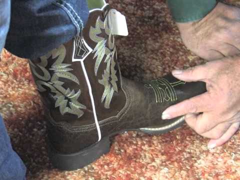 how to fit boots