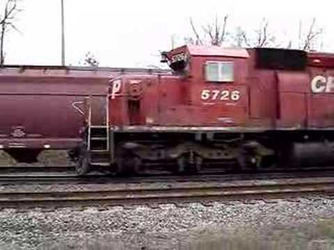 CP 5726 Departs Woodstock, heading north.