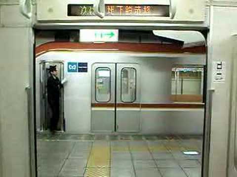 東京メトロ有楽町線7133Ｆ　爆弾ドア閉扉