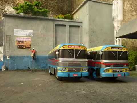 Miniaturas de ônibus, automóveis e cidades