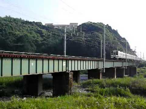 211系5000番台+313系鉄橋通過（2008年9月撮影）
