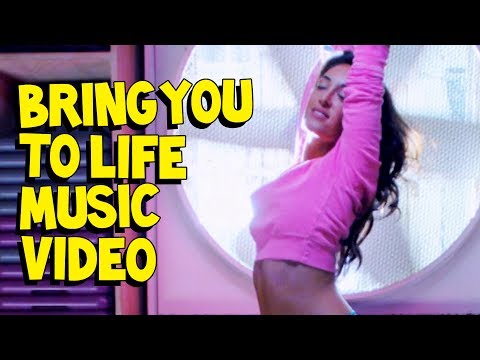Steve Aoki & Rune RK feat. RAS – Bring You To Life (Transcend)