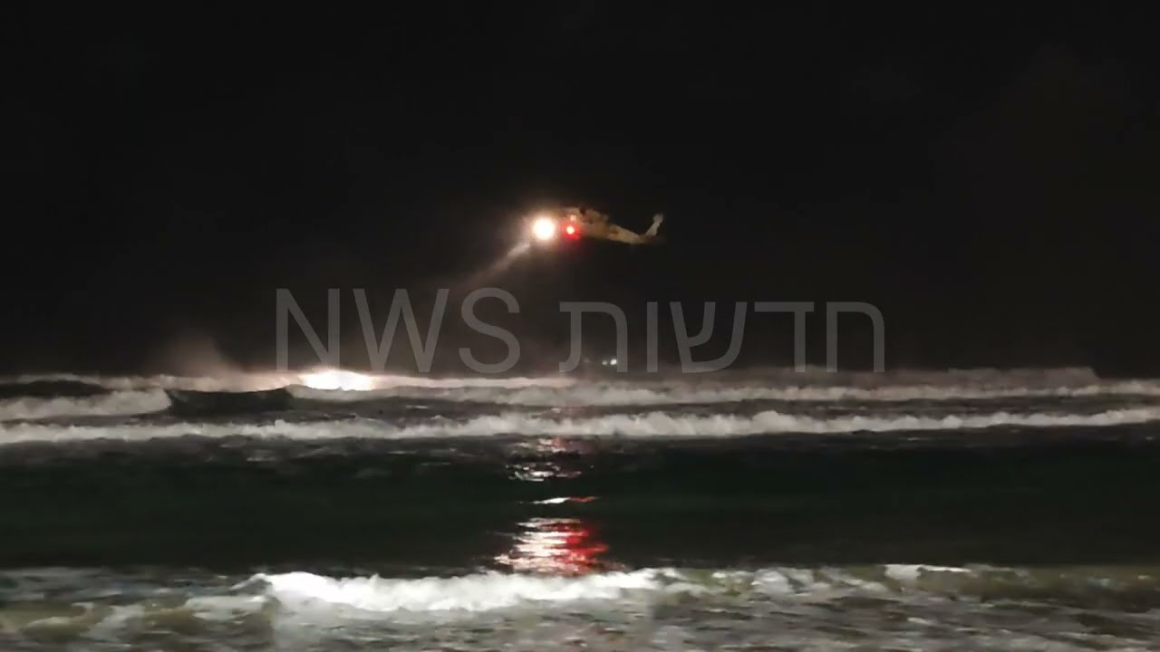 דרמה בחוף הים של חיפה: חילוץ משובר הגלים בסיוע מסוק צבאי
