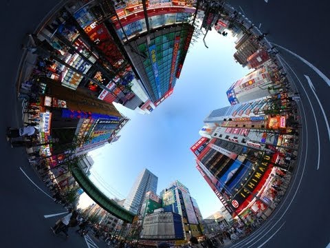 Akihabara - Oggi visita ad Akihabara Denki Gai (la città elettronica) la più vasta area di vendita di beni elettronici e sede della cultura Otaku. Giro per le vie tra ma...