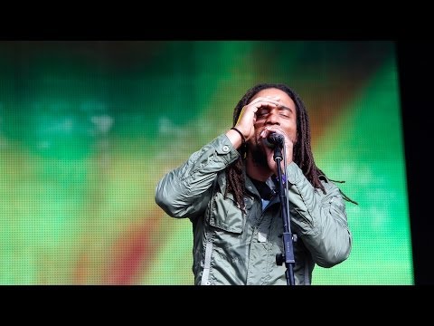Video The Wailers - Is This Love at Glastonbury 2014 Video The Wailers - Is This Love at Glastonbury 2014