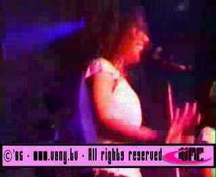 vanessa petruo lyrics love me right