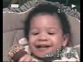 Bebe hilariante com olhar assustador