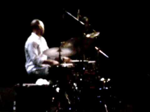 Harland - Eric Harland playing a great solo in France November 2007.