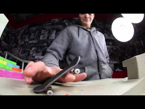 berlinwood - Berlinwood welcomes Oliver Blankenburg also known as Fingerboard Hooligan Guestparts by Schmidi, Scherzi, Mona, Raphael, Fabi Kutscha, Elias Assmuth, Manu Ob...