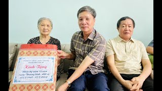 Phó Chủ tịch Thường trực UBND thành phố Nguyễn Văn Thành thăm, tặng quà gia đình người có công tại phường Quang Trung, Bắc Sơn